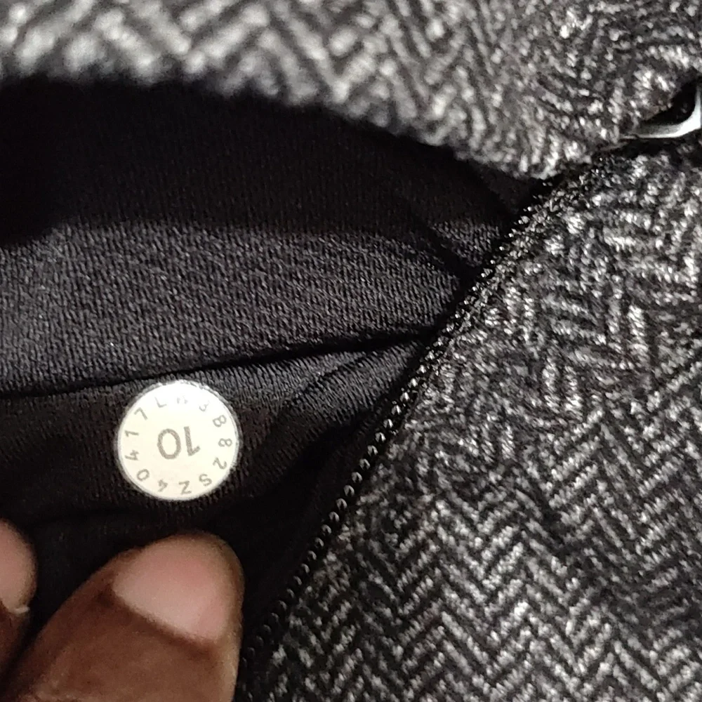 Lululemon Base Runner Half Zip size 10 - Picture 9 of 15